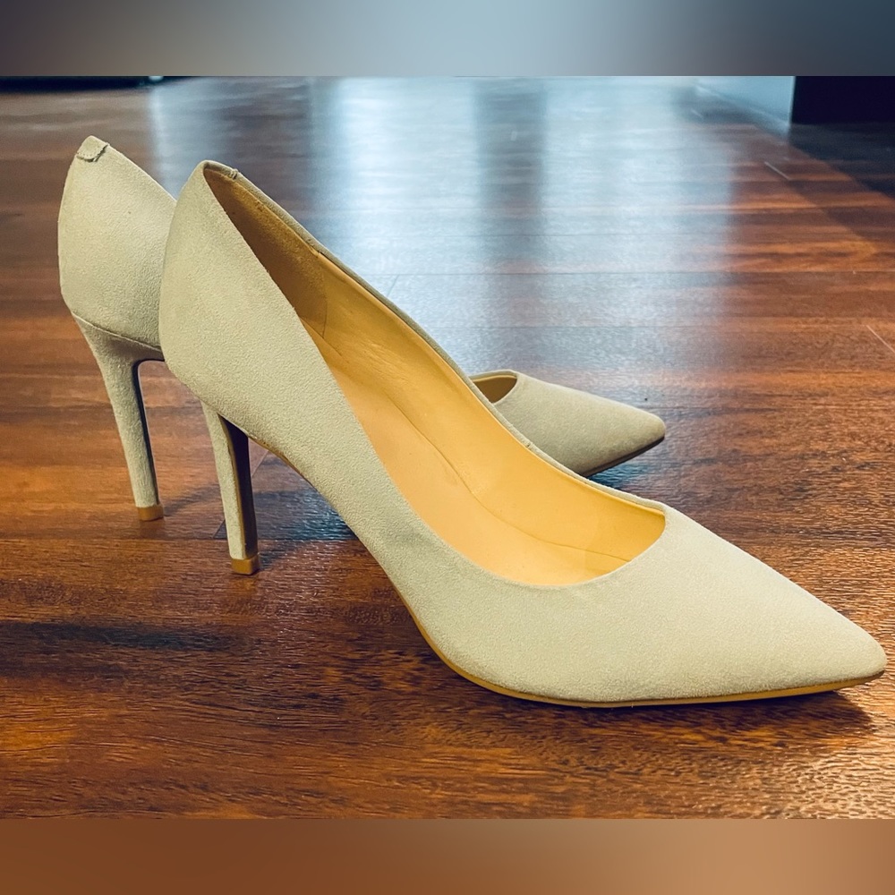 Brand-new Nine West light blue heels